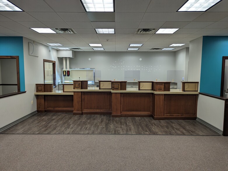 More Photos Of 136 Talmadge Rd, Edison Unknown For Lease