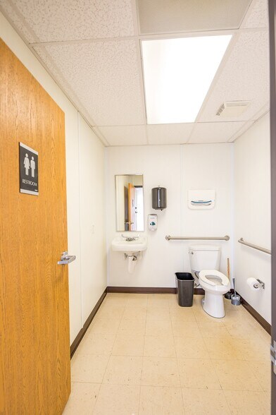 More Photos Of 707 N Scott Ave, Wichita Falls Office Residential For Lease