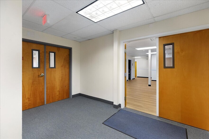 More Photos Of 170 Township Line Rd, Hillsborough Office For Lease