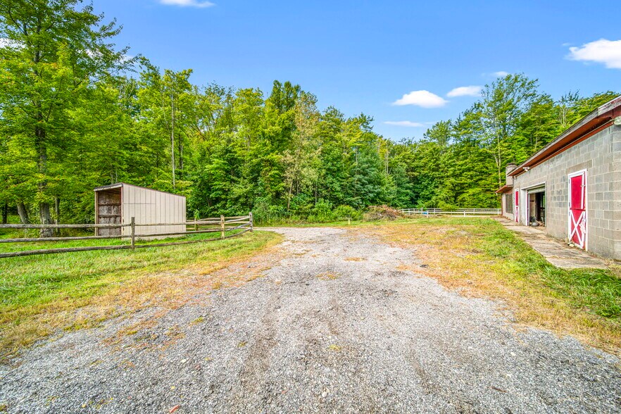 More Photos Of 6600 Vrooman Rd, Painesville Horse Stables For Sale