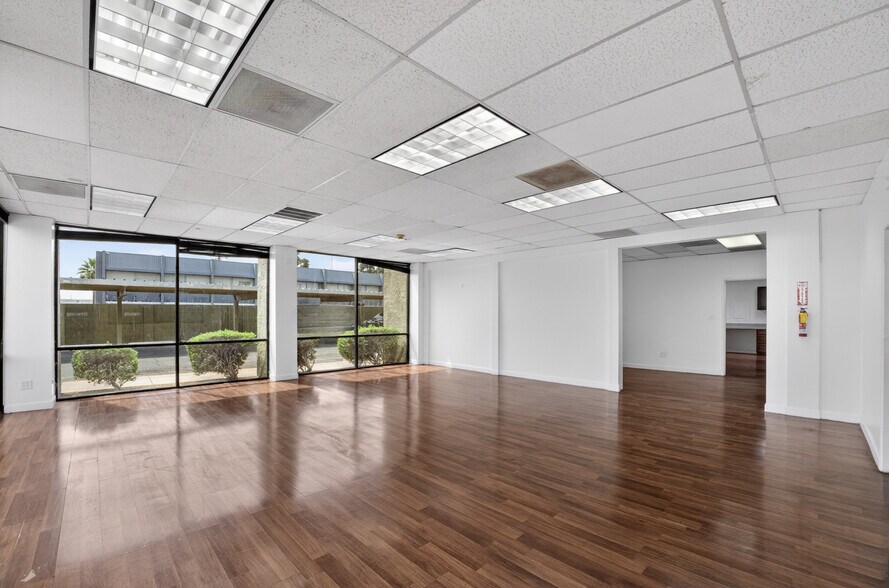 More Photos Of 2920 N 24th Ave, Phoenix Office For Sale