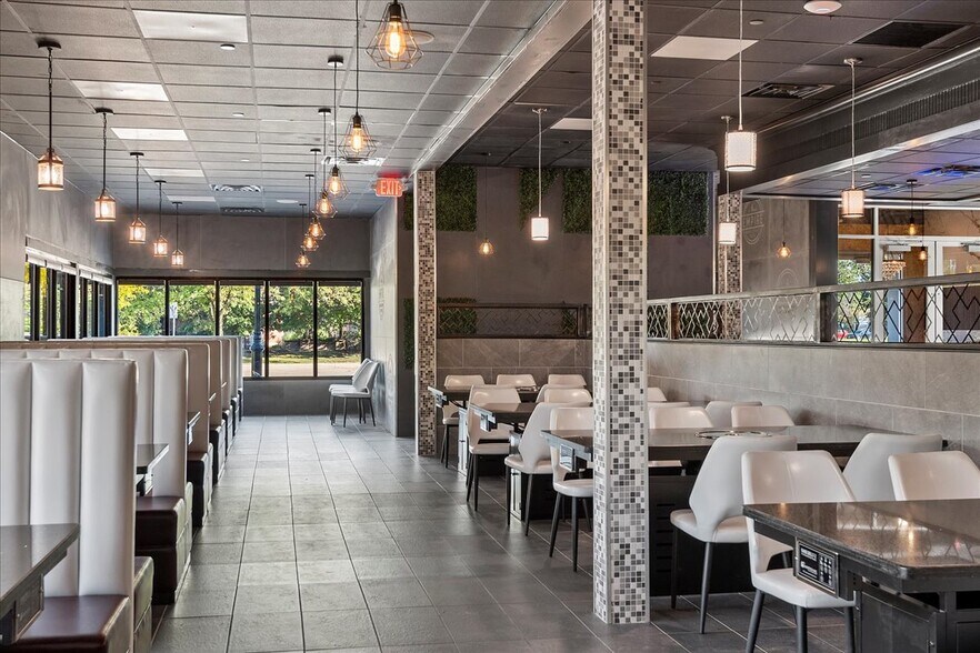 More Photos Of 2100 W White Oaks Dr, Springfield Restaurant For Sale