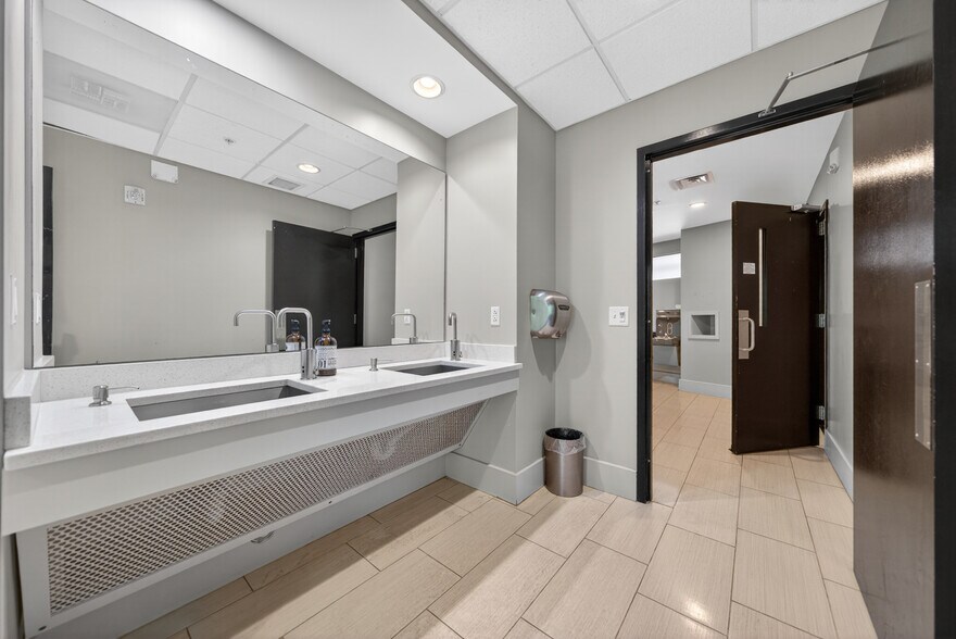 More Photos Of 444 S Blount St, Raleigh Apartments For Sale
