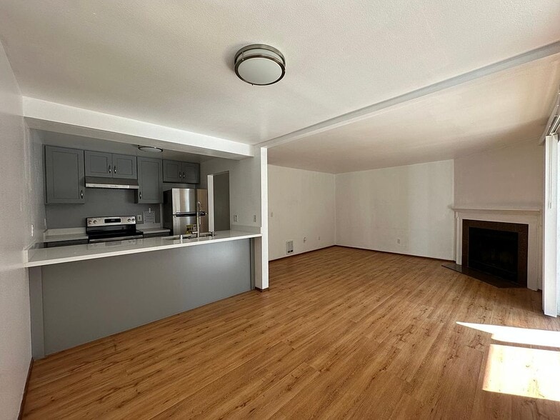 More Photos Of 14020 SE 8th St, Bellevue Apartments For Sale