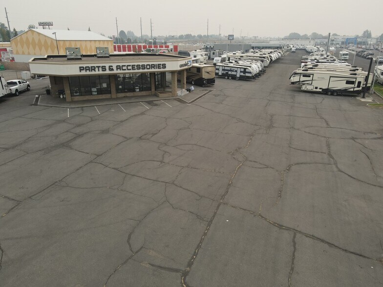 More Photos Of 3203 W Marie St, Pasco Auto Dealership For Sale