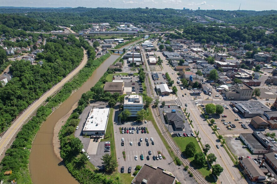 More Photos Of 102 Broadway St, Carnegie Office For Lease