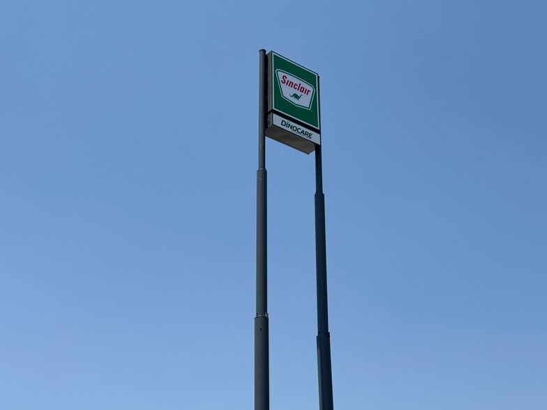 More Photos Of 1425 E 4th St, Ontario Service Station For Sale