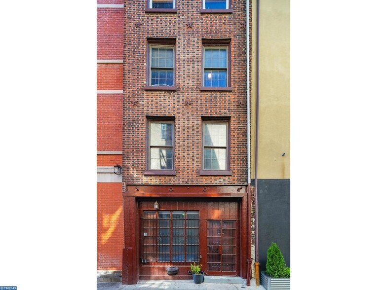 Primary Photo Of 4 S Strawberry St, Philadelphia Apartments For Sale