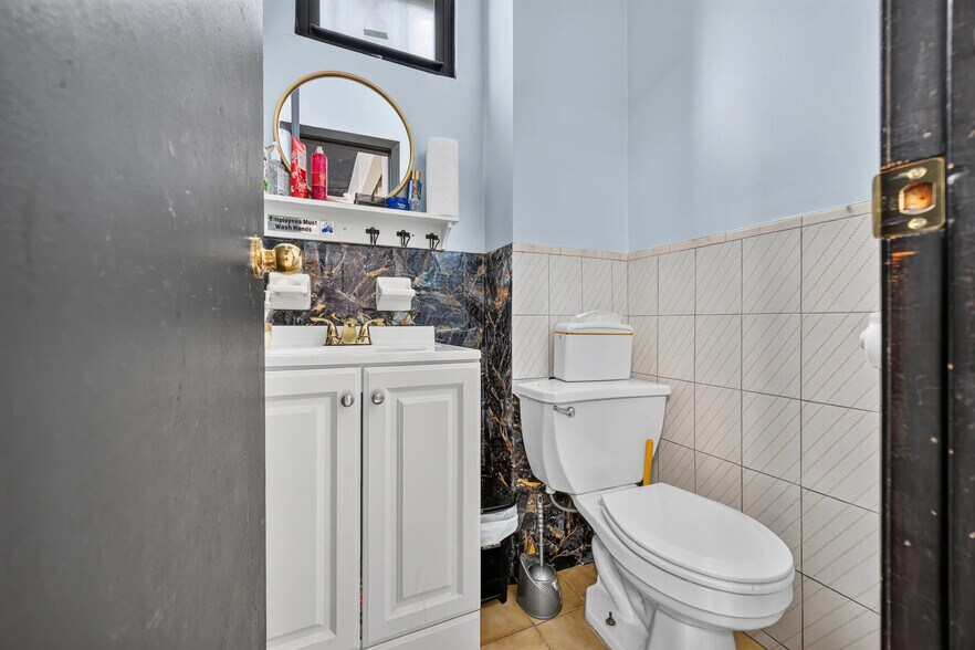 More Photos Of 6049 68th Ave, Ridgewood Apartments For Sale