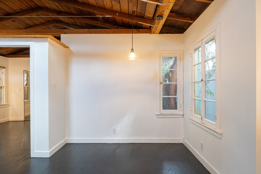 More Photos Of 2008-2020 Strongs Dr, Venice Apartments For Sale