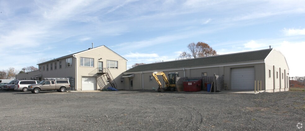 More Photos Of 737 Howe St, Point Pleasant Beach Light Distribution For Lease