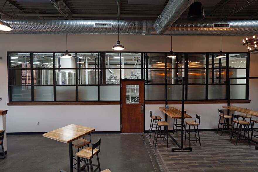 More Photos Of 520 7th St, Buffalo Specialty For Lease