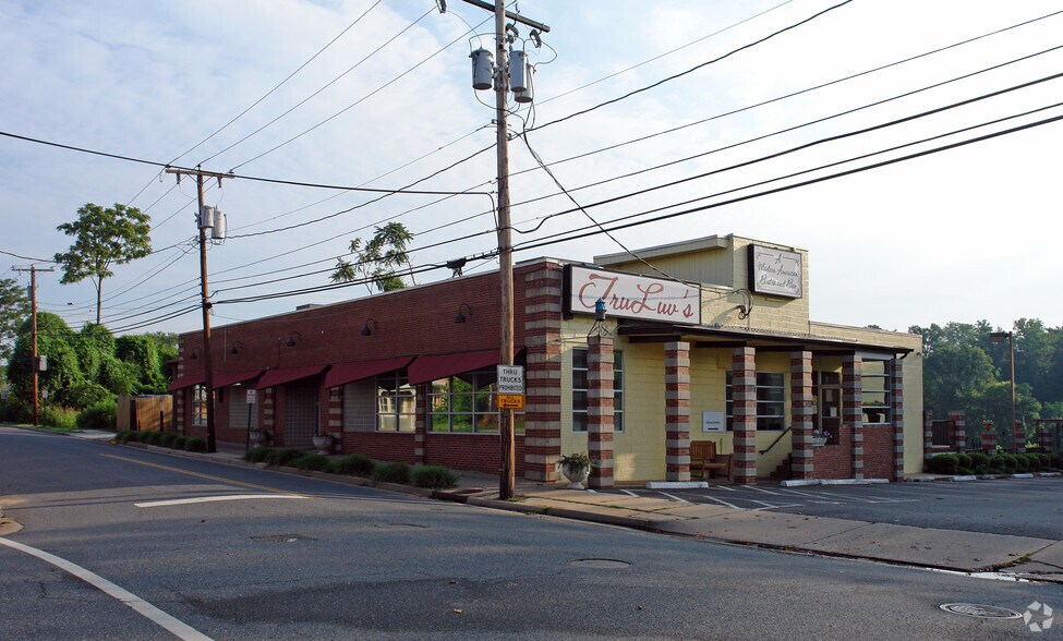 More Photos Of 1101 Sophia St, Fredericksburg Restaurant For Lease