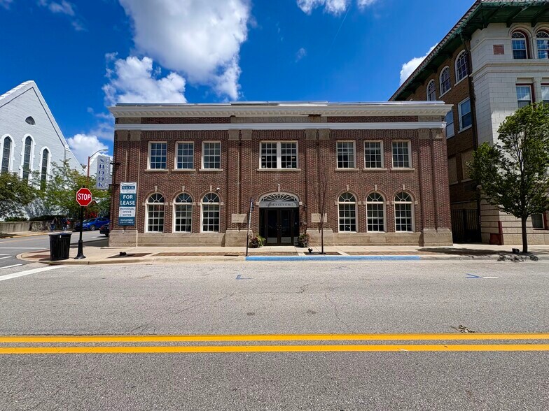 Primary Photo Of 221 N 6th St, Lafayette Office Residential For Lease