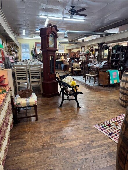 More Photos Of 104 E Railroad Ave, Glendale Freestanding For Sale