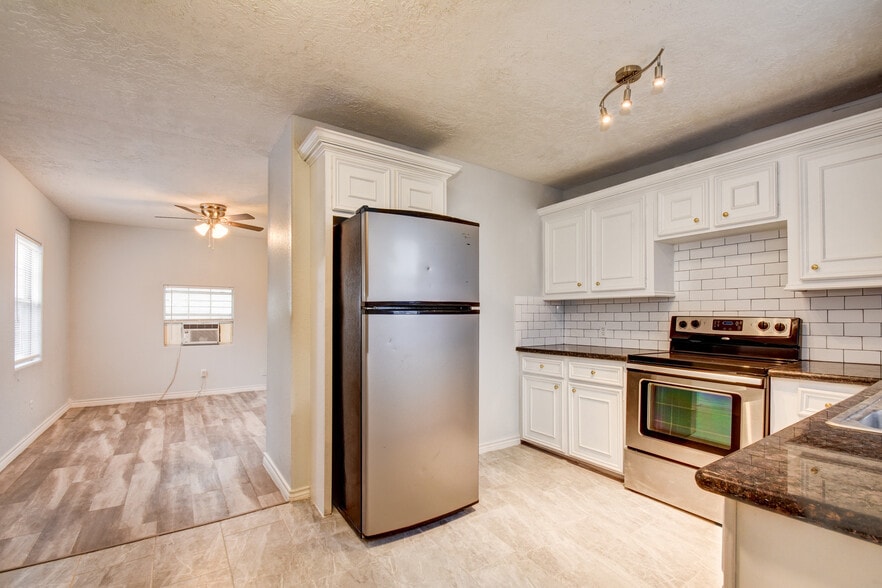 More Photos Of 2620 Delafield St, Houston Apartments For Sale