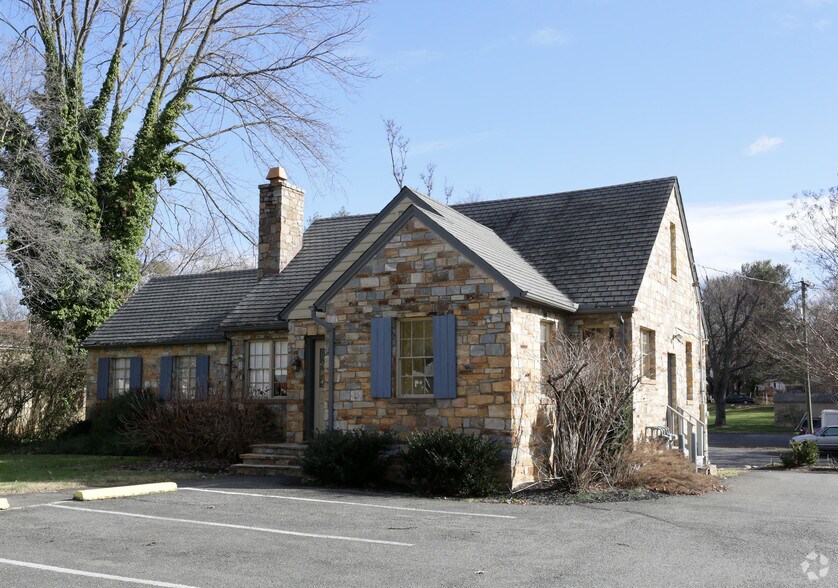 Primary Photo Of 169 Broadview Ave, Warrenton Loft Creative Space For Lease