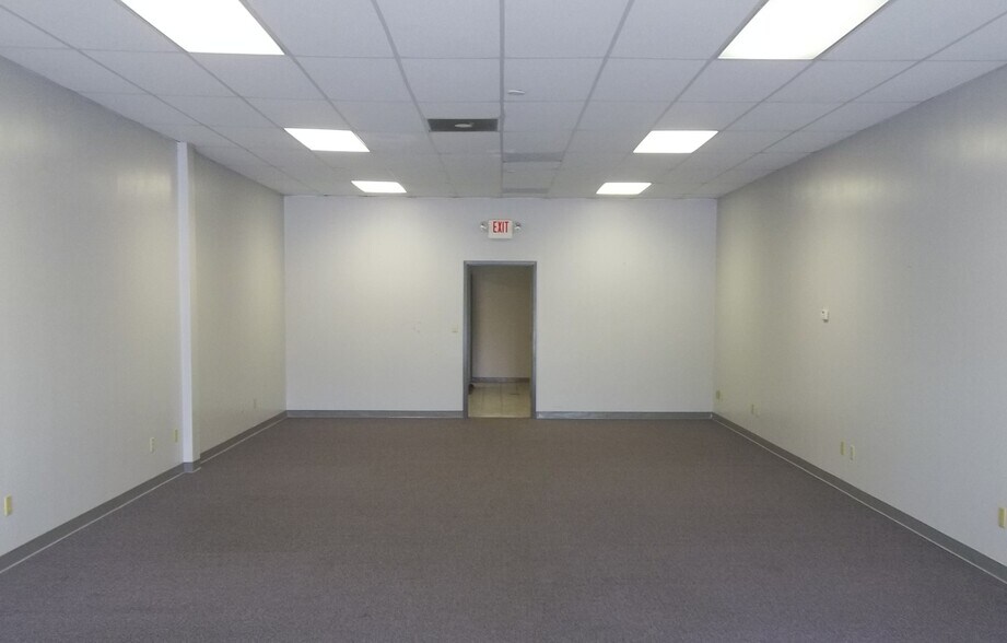 More Photos Of 625-635 Salt Lick Rd, Saint Peters Unknown For Lease