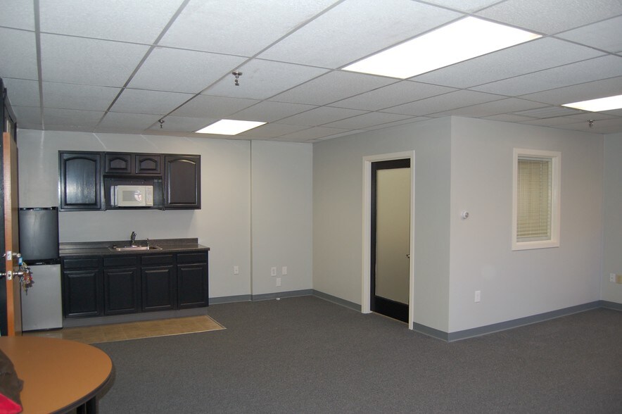 More Photos Of 53-63 Wingate St, Haverhill Office For Lease