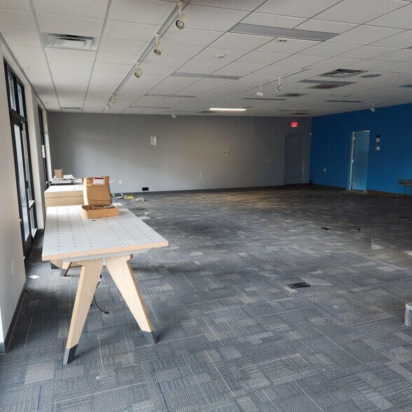 More Photos Of 4409 N High St, Columbus Freestanding For Lease