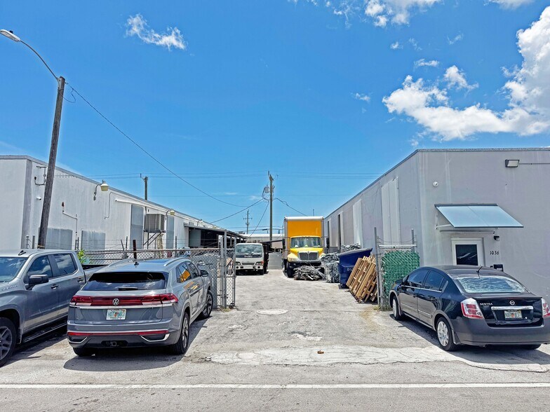 More Photos Of 1050 E 24th St, Hialeah Warehouse For Sale