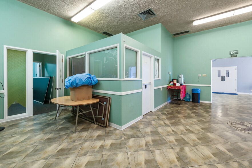 More Photos Of 375 S K St, Oxnard Religious Facility For Sale