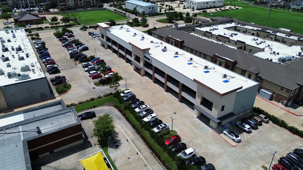 More Photos Of 2941 Broadway Bend Dr, Pearland Office For Lease
