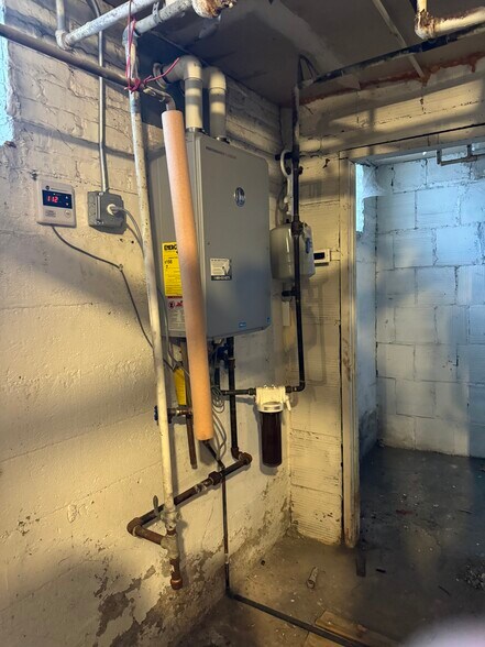 More Photos Of 610 Mulberry St, Rockford Apartments For Sale