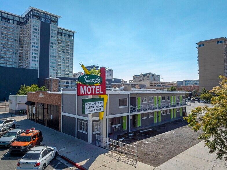More Photos Of 250 W Commercial Row, Reno Hotel For Sale