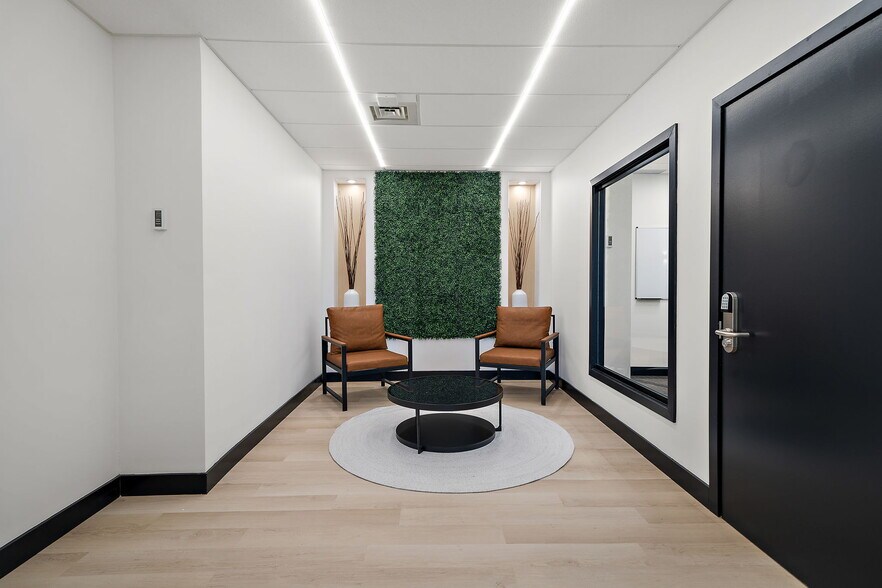 More Photos Of 3131 Boul de la Concorde E, Laval Coworking Space