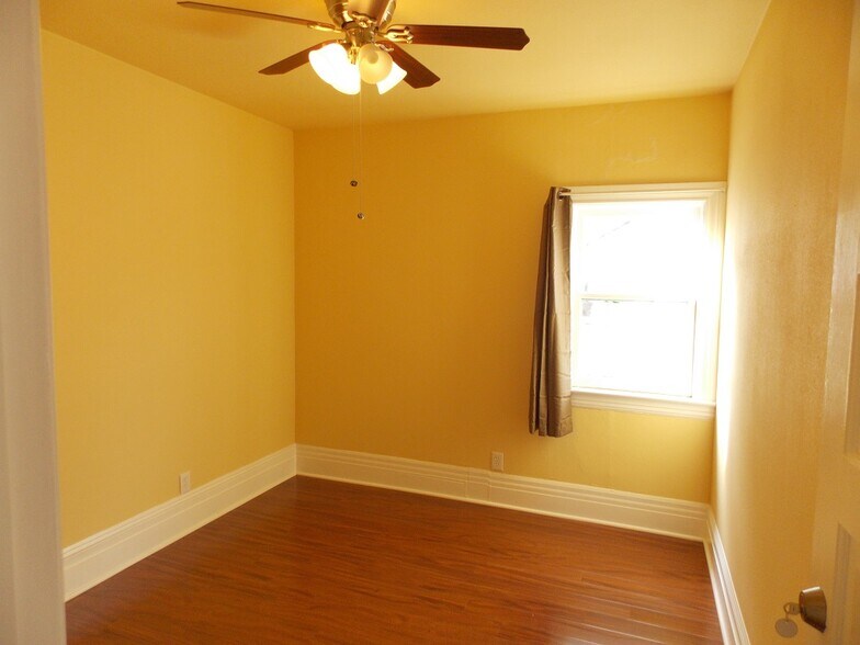More Photos Of 1449 W 28th St, Los Angeles Apartments For Sale