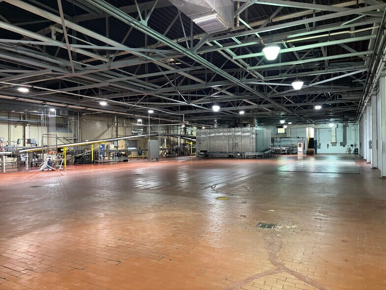 More Photos Of 1104 Clinton Ave, Washington Court House Food Processing For Lease