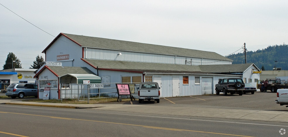 Primary Photo Of 2721 S Main Rd, Lebanon Freestanding For Sale