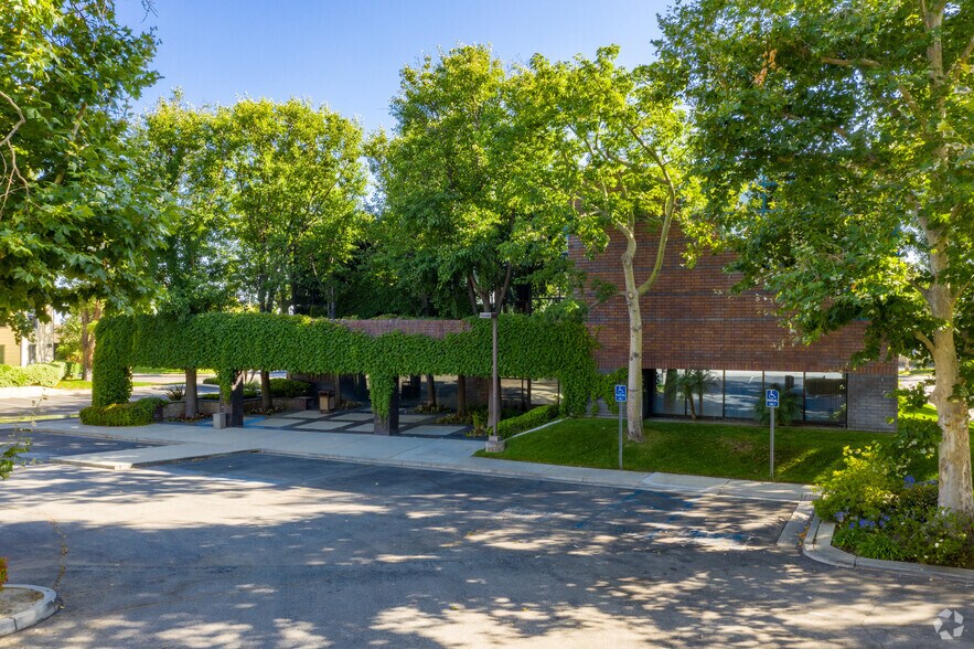 More Photos Of 10670 Civic Center Dr, Rancho Cucamonga Office For Lease