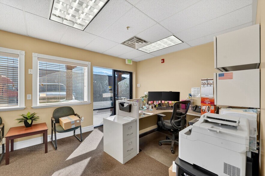 More Photos Of 1101 Cambridge Cir, Layton Warehouse For Sale