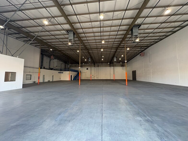 More Photos Of 3542 Sirius Ave, Las Vegas Unknown For Lease