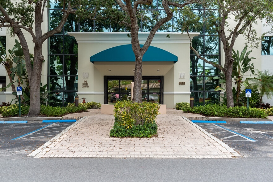 More Photos Of 888 SE 3rd Ave, Fort Lauderdale Loft Creative Space For Sale