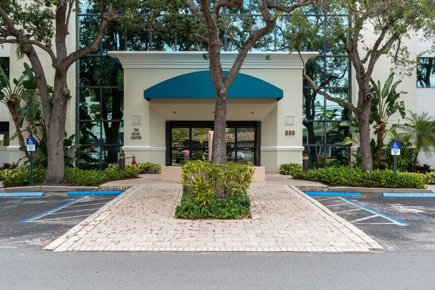 More Photos Of 888 SE 3rd Ave, Fort Lauderdale Loft Creative Space For Lease