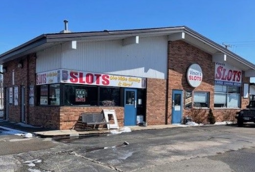 Primary Photo Of 7901 N Alpine Rd, Loves Park Freestanding For Sale