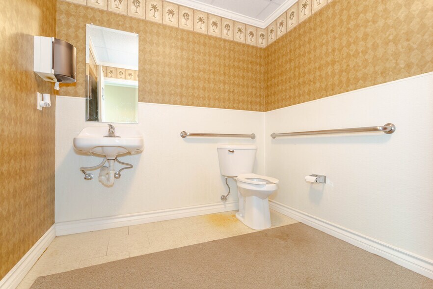 More Photos Of 28101 W Avenue C6, Lancaster Office Residential For Sale