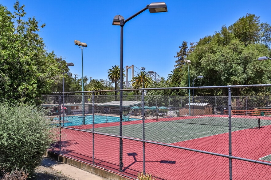 More Photos Of 1135 5th Ave, Crockett Apartments For Sale