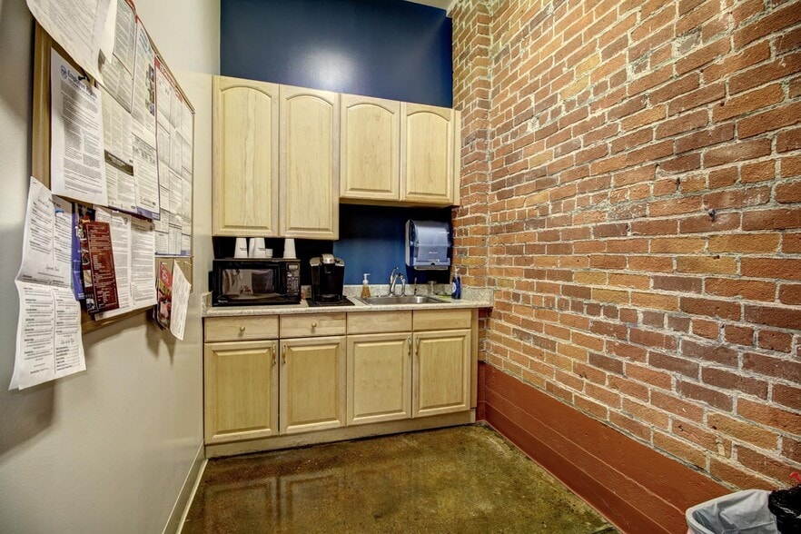 More Photos Of 2005 N St, Sacramento Loft Creative Space For Lease