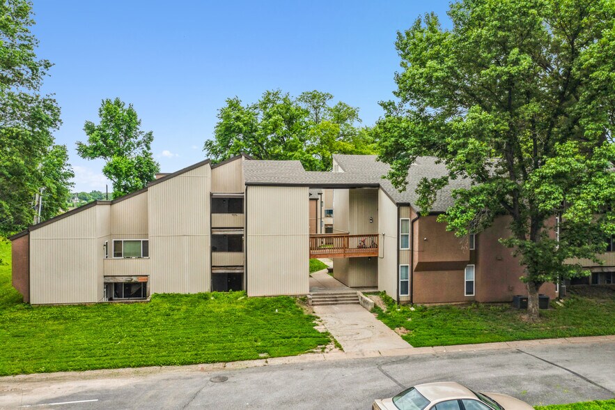 Primary Photo Of 103 N Lee St, Buckner Multifamily For Sale