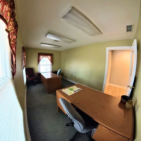 More Photos Of 112 NE Sanchez Ave, Ocala Office For Lease
