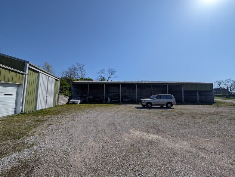 More Photos Of 707 Jewell Rd, Wilmore Warehouse For Sale