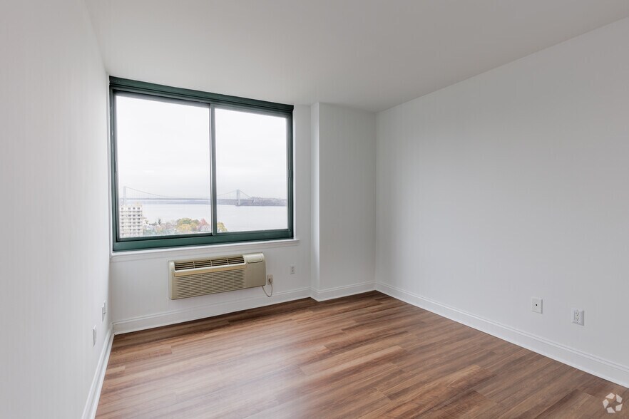 More Photos Of 100 Tower Dr, Edgewater Apartments For Lease