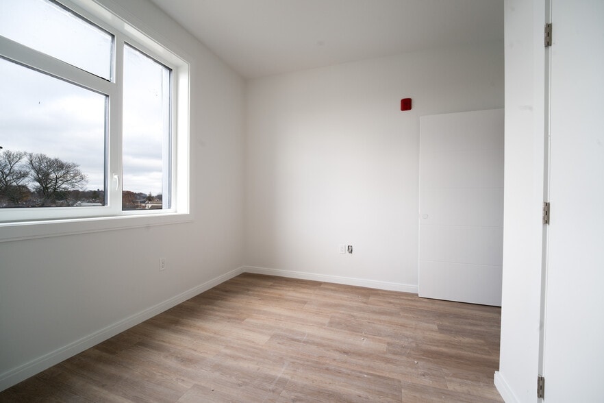 More Photos Of 13 Warwick St, Somerville Apartments For Sale