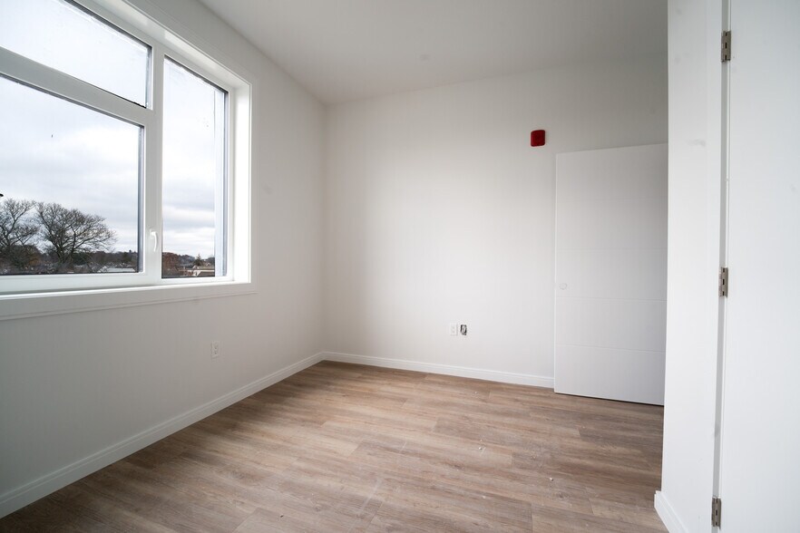 More Photos Of 13 Warwick St, Somerville Apartments For Sale