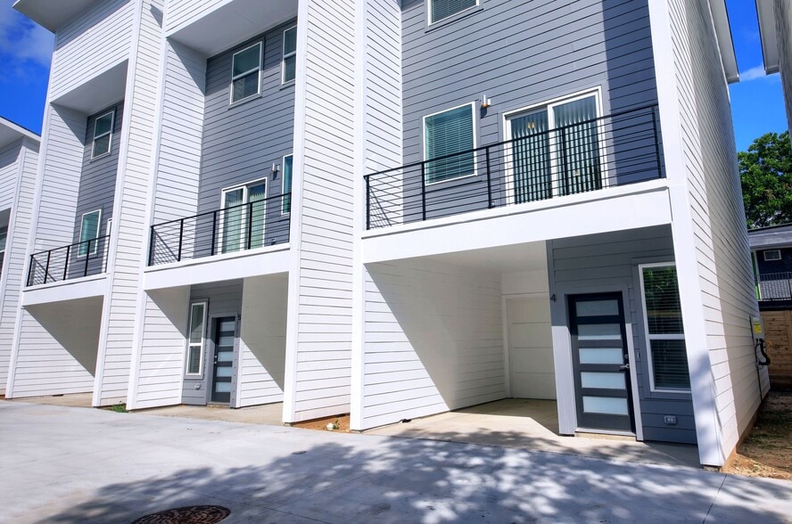 Primary Photo Of 6001 Bolm Rd, Austin Apartments For Sale