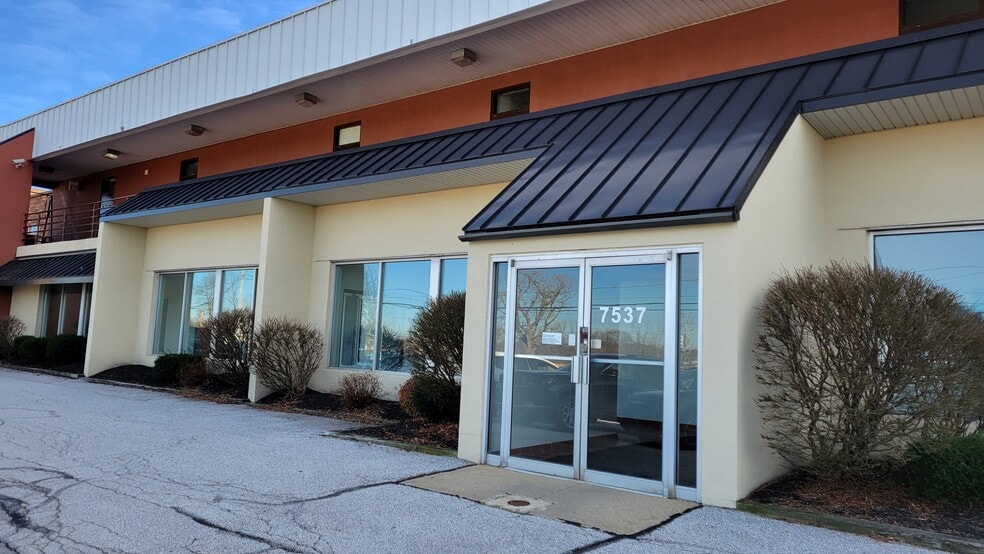 More Photos Of 7501-7537 Mentor Ave, Mentor General Retail For Lease